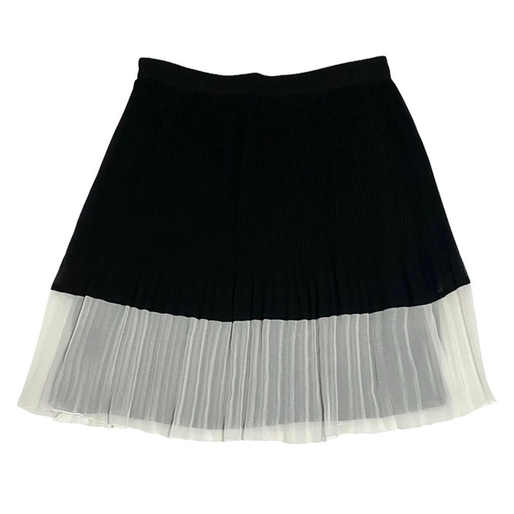 NWOT BEBE Colorblock Black White Fine Micro Pleat A-line Skater Mini Skirt Sz S - Picture 4 of 9